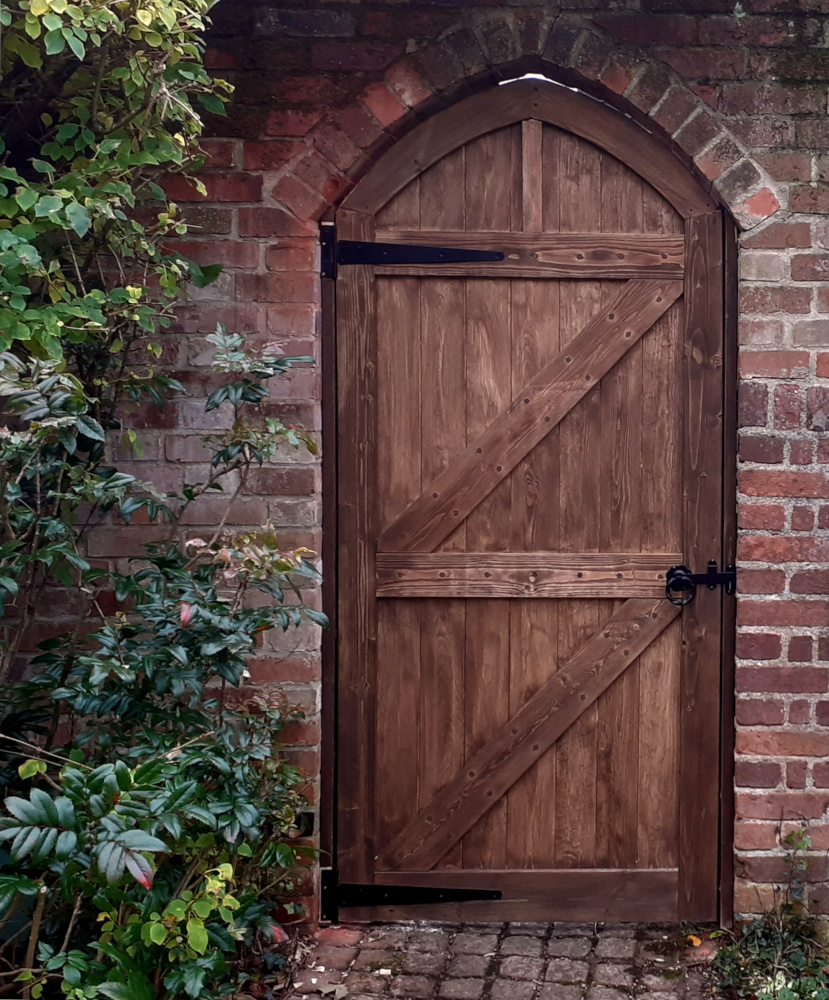 Garden wall gate